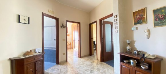 4 rooms Apartment in Bari, Italy No. 276628 21
