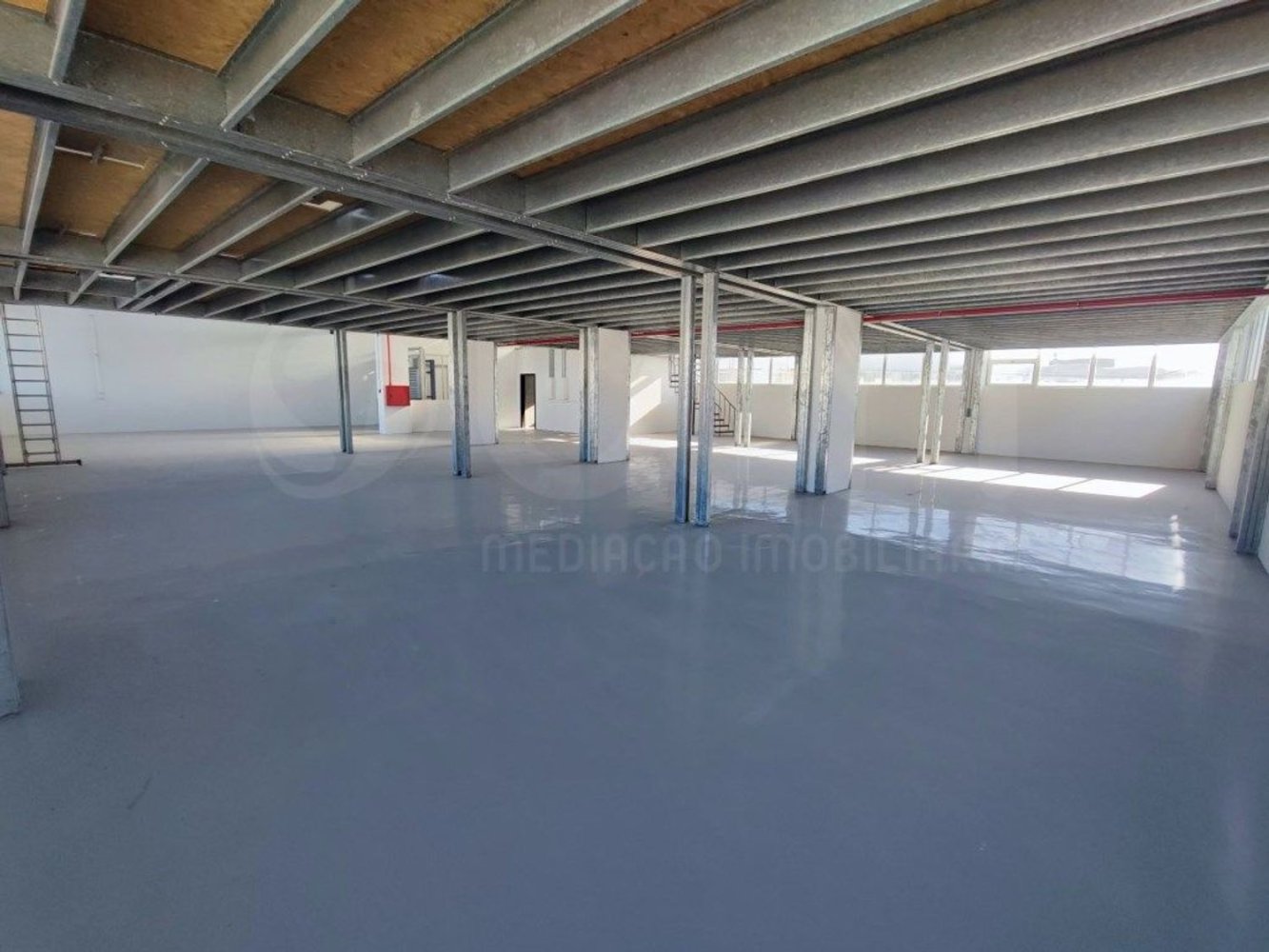 Entrepôt à Loures, Portugal 464m² No. 88284