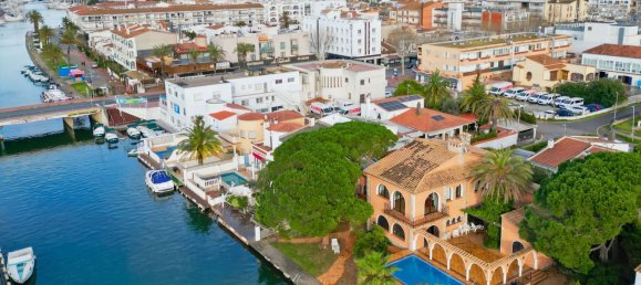 Casa T5 em Empuriabrava, Spain N.º 82360 30