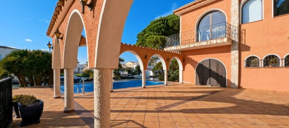 Casa T5 em Empuriabrava, Spain N.º 82360 3