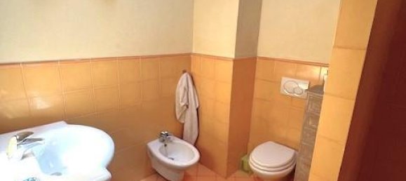 Дом с 8 комнатами в Кашина, Италия № 26291 22