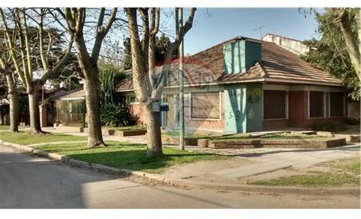 3 bedrooms House in Almirante Brown, Argentina No. 67874