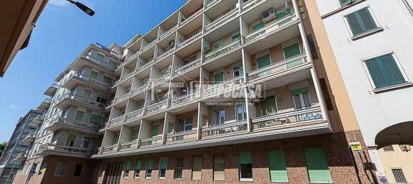 5 rooms Office in Brescia, Italy No. 273282 2