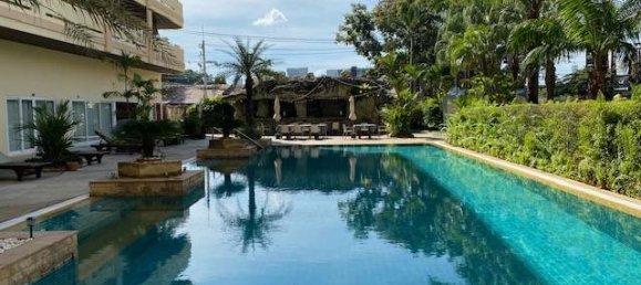 4 bedrooms Condo in Pattaya, Thailand No. 1211 2