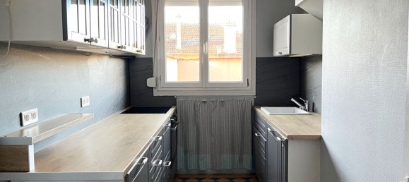 2 bedrooms Apartment in Reims, France No. 242584 3