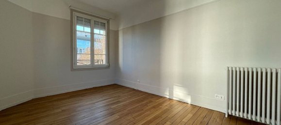 2 bedrooms Apartment in Reims, France No. 242584 2