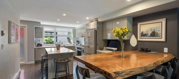 3 bedrooms House in British Columbia, Canada No. 229 6