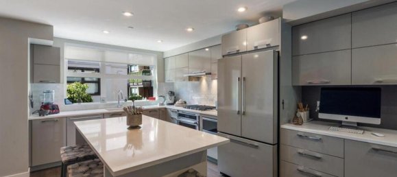 3 bedrooms House in British Columbia, Canada No. 229 12