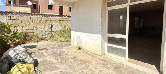 6 rooms House in San Cipriano d'Aversa, Italy No. 258654 2