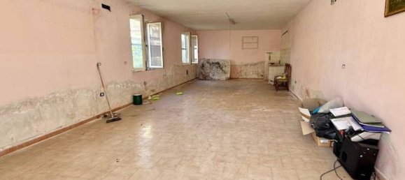 6 rooms House in San Cipriano d'Aversa, Italy No. 258654 16