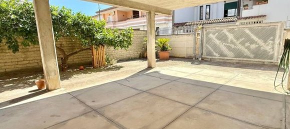 6 rooms House in San Cipriano d'Aversa, Italy No. 258654 10