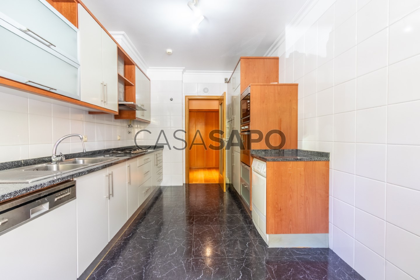 3 bedrooms Apartment in Lisbon, Portugal No. 314426