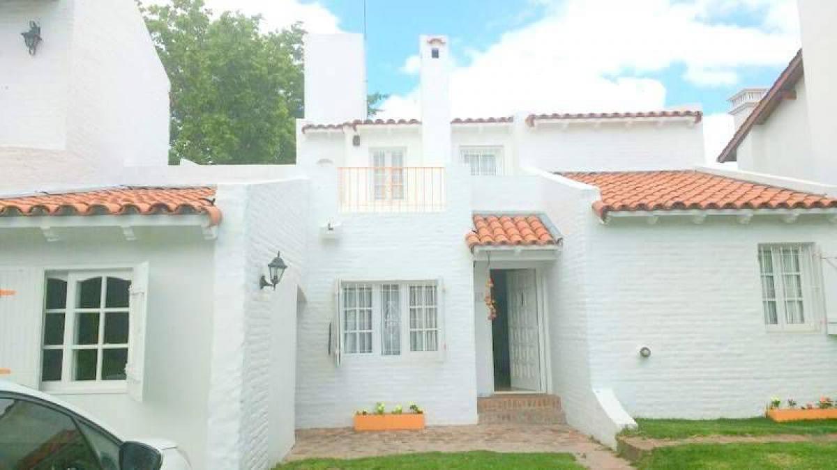 3 bedrooms House in Escobar, Argentina No. 17167