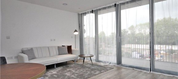 2 Schlafzimmer Wohnung in Surrey, United Kingdom, Nr. 8573 8