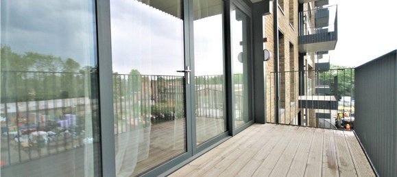 2 Schlafzimmer Wohnung in Surrey, United Kingdom, Nr. 8573 11