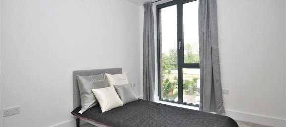 2 Schlafzimmer Wohnung in Surrey, United Kingdom, Nr. 8573 13