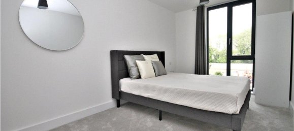 2 Schlafzimmer Wohnung in Surrey, United Kingdom, Nr. 8573 3
