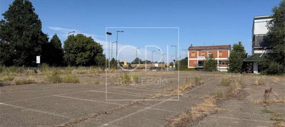 Коммерческая недвижимость с 10 комнатами в Алессандрия, Италия № 320385 4