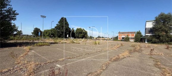 Коммерческая недвижимость с 10 комнатами в Алессандрия, Италия № 320385 6