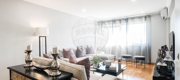 3 bedrooms Apartment in Lisbon, Portugal No. 143197 3