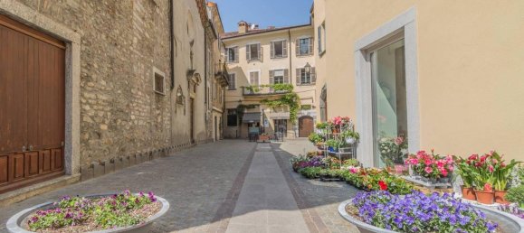 Apartamento de 3 habitaciónes en Bellano, Italy No. 168139 8