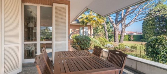 15 rooms Villa in Fenegrò, Italy No. 157556 14