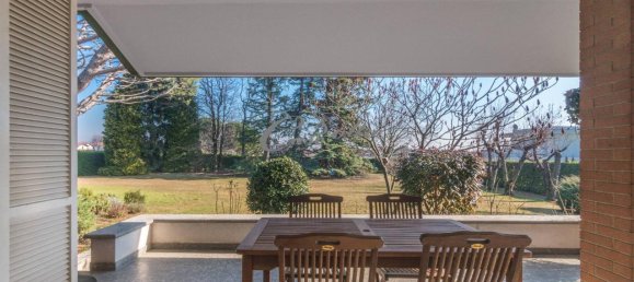 15 rooms Villa in Fenegrò, Italy No. 157556 3