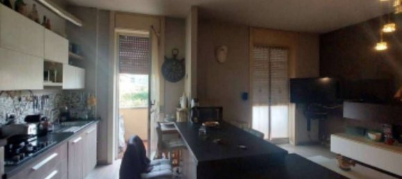 Apartamento de 3 divisões em Gallarate, Italy N.º 181837 8