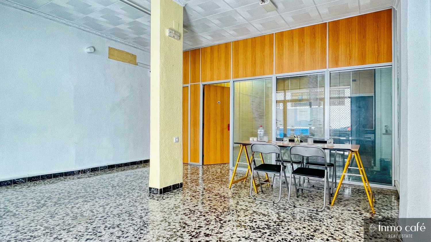  عقار تجاري في Valencia, Spain 116متر مربع رقم 145355