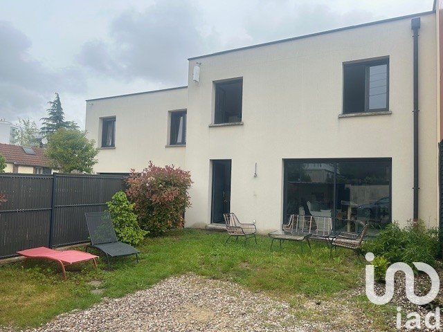 Moradia em banda T3 em Troyes, France N.º 54492