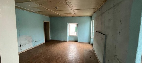 Дом с 6 комнатами в Пастренго, Италия № 65435 5