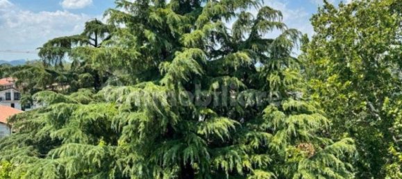 3 bedrooms Penthouse in Padua, Italy No. 359132 2