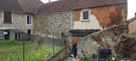 3 bedrooms Townhouse in Charteves, France No. 151942 7