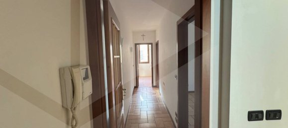 Квартира с 4 комнатами в Кастельнуово Рангоне, Италия № 22057 9