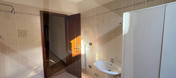 Квартира с 4 комнатами в Кастельнуово Рангоне, Италия № 22057 22