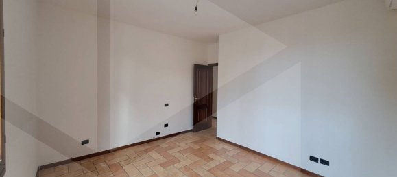 Квартира с 4 комнатами в Кастельнуово Рангоне, Италия № 22057 20