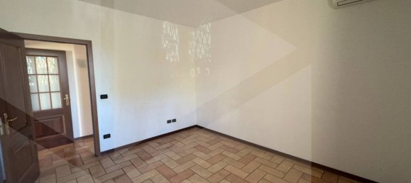 Квартира с 4 комнатами в Кастельнуово Рангоне, Италия № 22057 16