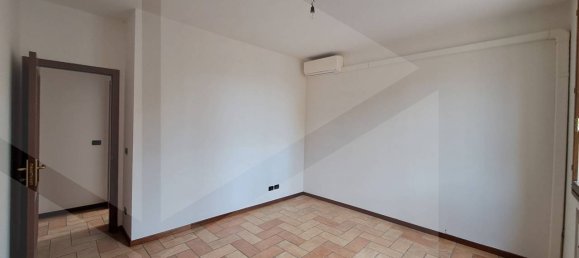 Квартира с 4 комнатами в Кастельнуово Рангоне, Италия № 22057 18