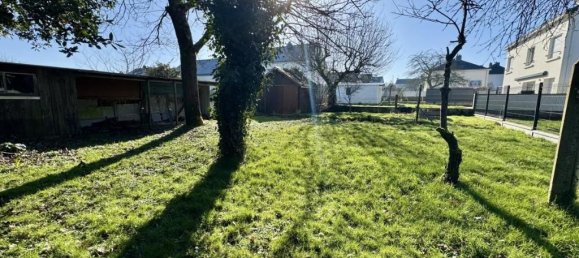 322m² Land in Savenay, France No. 106904 2