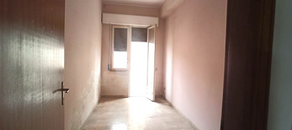 Apartamento de 4 divisões em Reggio Calabria, Italy N.º 35871 3