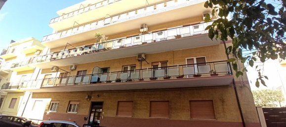 Apartamento de 4 divisões em Reggio Calabria, Italy N.º 35871 18