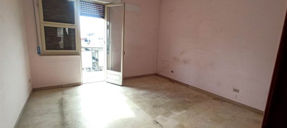 Apartamento de 4 divisões em Reggio Calabria, Italy N.º 35871 2