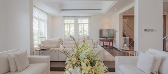 4 bedrooms Villa in Jumeirah Islands, UAE No. 3353 2