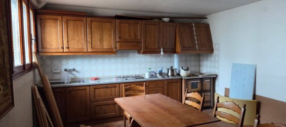 8 rooms House in Gaiarine, Italy No. 300809 4