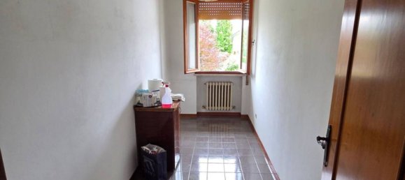 8 rooms House in Gaiarine, Italy No. 300809 5