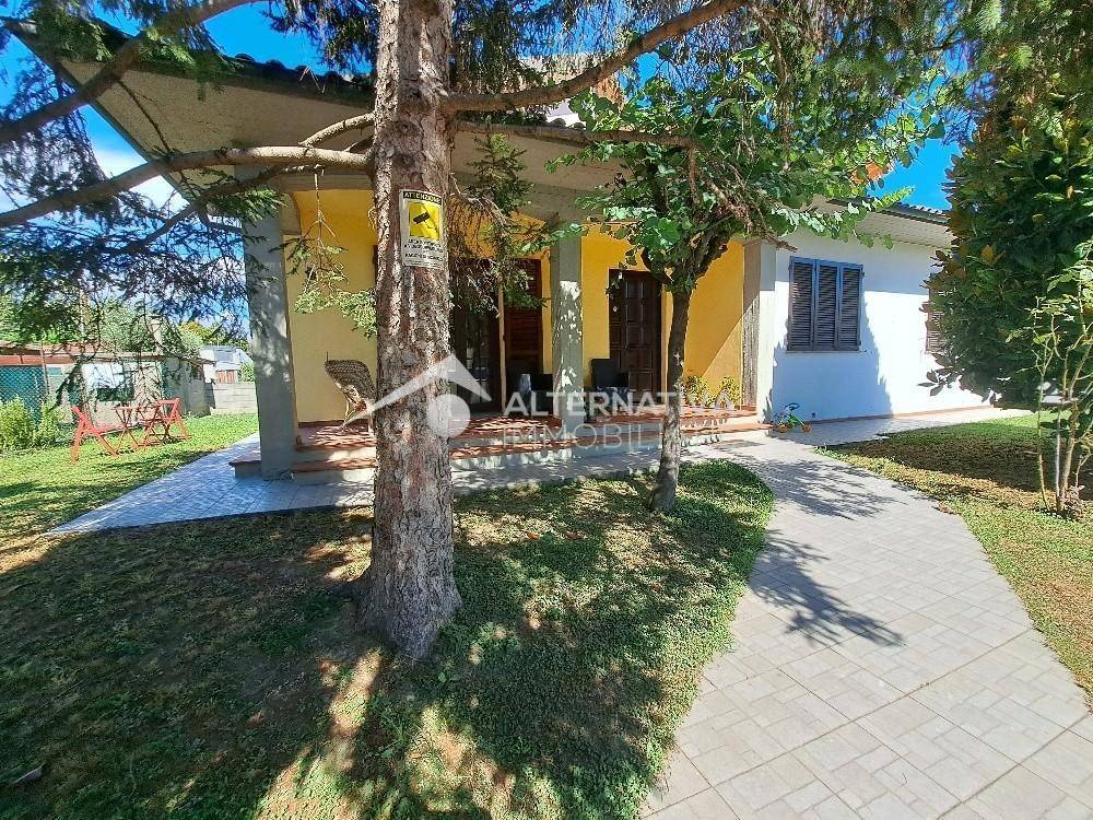 5 غرف نوم فيلا في Pisa, Italy رقم 221653