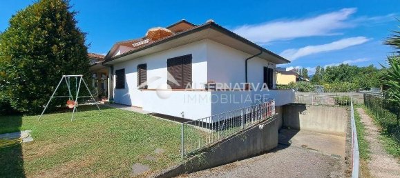 5 غرف نوم فيلا في Pisa, Italy رقم 221653 2