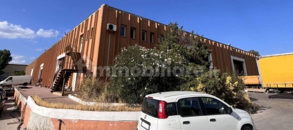 Lagerhaus in Olbia, Italy 10000m², Nr. 275109 2