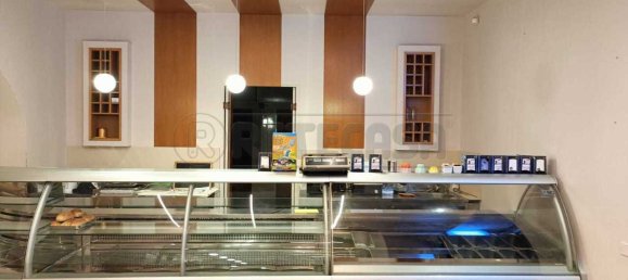 200m² Commercial property in Marsala, Italy No. 328645 3