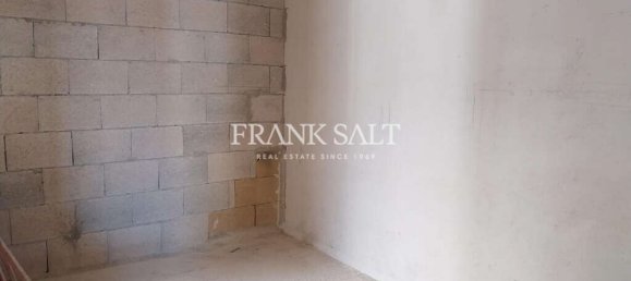 1 bedroom Apartment in Marsalforn, Malta No. 1053 3